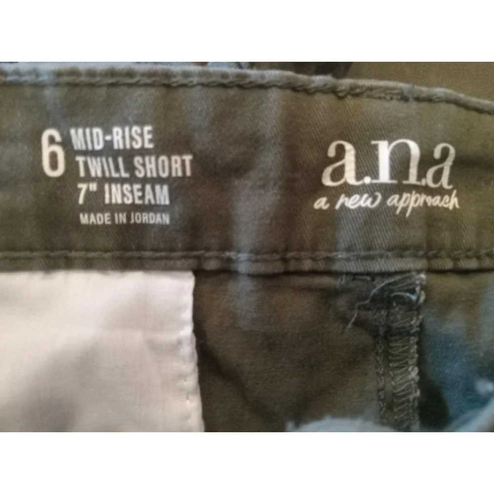 a.n.a Sz 6 Women's Army Green Mid-Rise Twill Shorts‎ 7-Inch Inseam